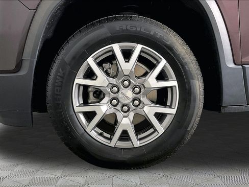 Used 2021 GMC Acadia SLT w/ LPO, Adventure Package AWD/4WD image 11