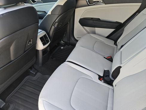 New 2026 Kia Sportage EX w/ EX Panorama Roof Package FWD image 22