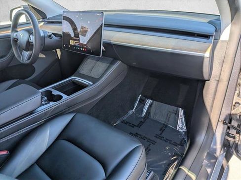 Used 2023 Tesla Model Y Long Range AWD/4WD image 21
