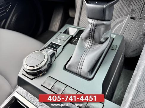 Used 2025 Toyota Tacoma SR5 AWD/4WD image 22