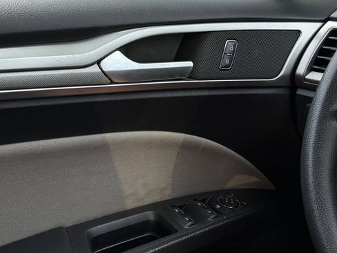 Used 2018 Ford Fusion S FWD image 24