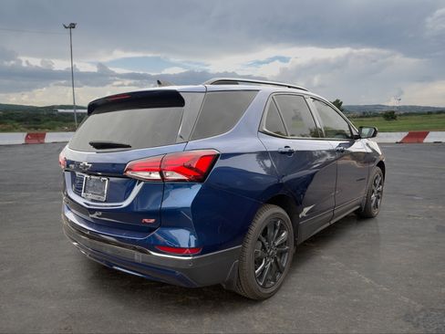 Used 2022 Chevrolet Equinox RS w/ LPO, Floor Liner Package FWD image 3