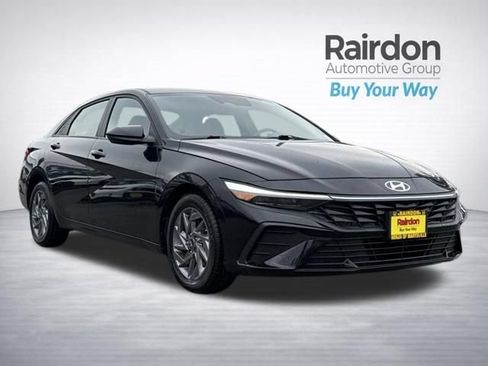 Used 2024 Hyundai Elantra SEL FWD image 1