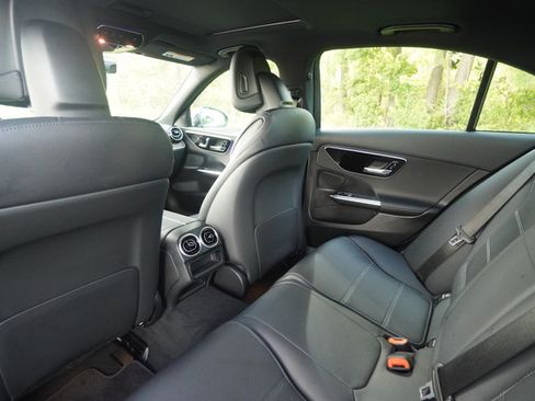 Used 2025 Mercedes-Benz C 300 4MATIC Sedan image 23