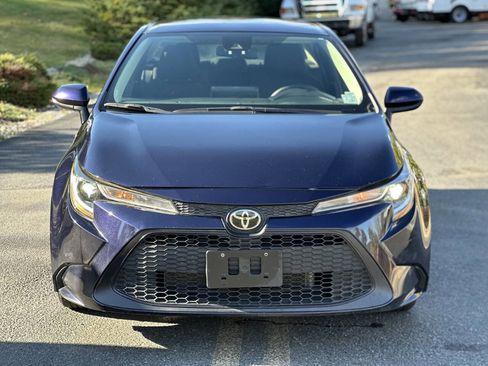 Used 2022 Toyota Corolla LE w/ LE Convenience Package image 3