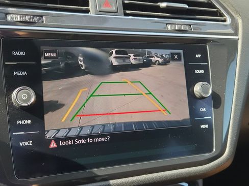 Used 2019 Volkswagen Tiguan SE FWD image 23