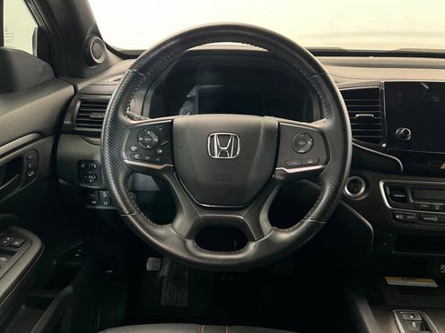 Used 2023 Honda Passport TrailSport image 13