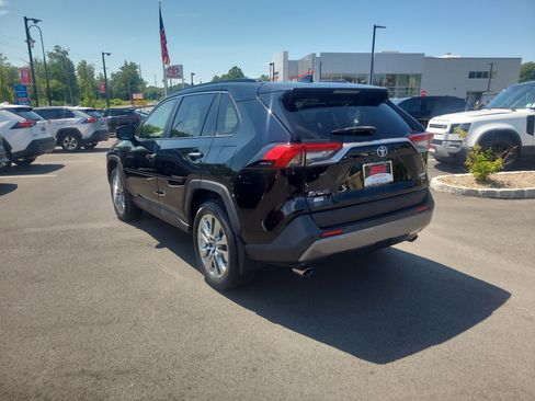 Certified 2019 Toyota RAV4 Limited w/ Advanced Technology Package AWD/4WD image 5