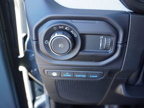 Certified 2025 Jeep Wrangler Unlimited Sahara w/ Safety Group image 22