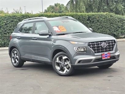 Used 2025 Hyundai Venue SEL