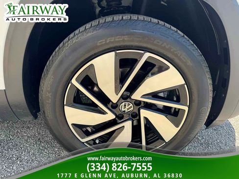 Used 2025 Volkswagen Atlas SE AWD/4WD image 35