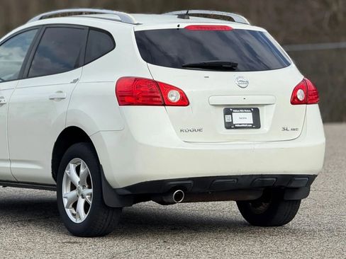 Used 2009 Nissan Rogue SL w/ Premium Pkg image 16