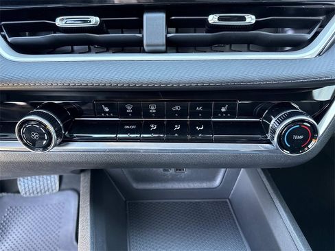 New 2026 Chevrolet Equinox LT image 18