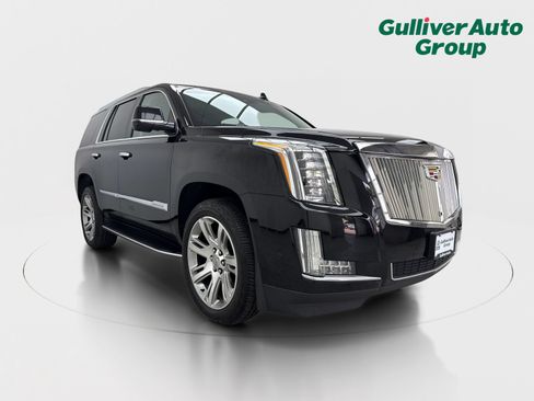 Used 2018 Cadillac Escalade Luxury AWD/4WD image 13