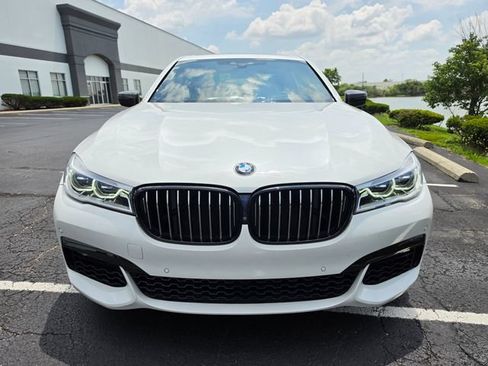 Used 2019 BMW 750i xDrive w/ Executive Package AWD/4WD image 4