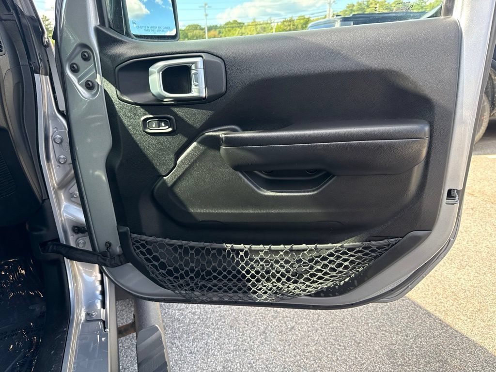 Certified 2021 Jeep Gladiator Rubicon AWD/4WD image 28