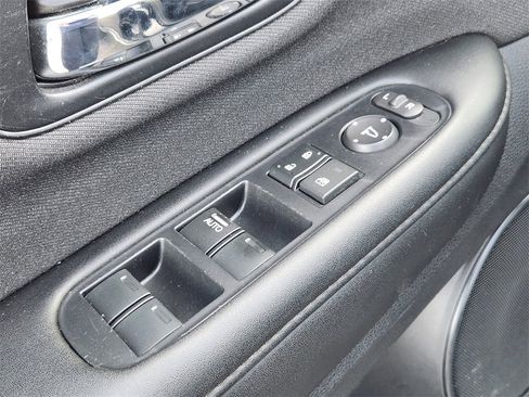 Used 2022 Honda HR-V LX image 14