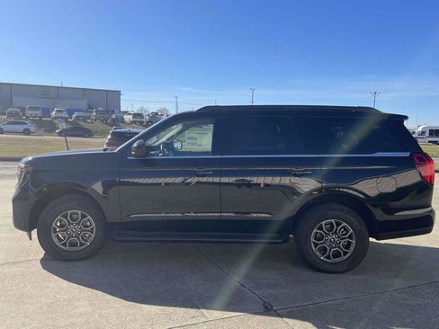 New 2025 Ford Expedition Active image 6