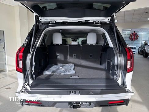 New 2025 Ford Expedition Max Active image 12
