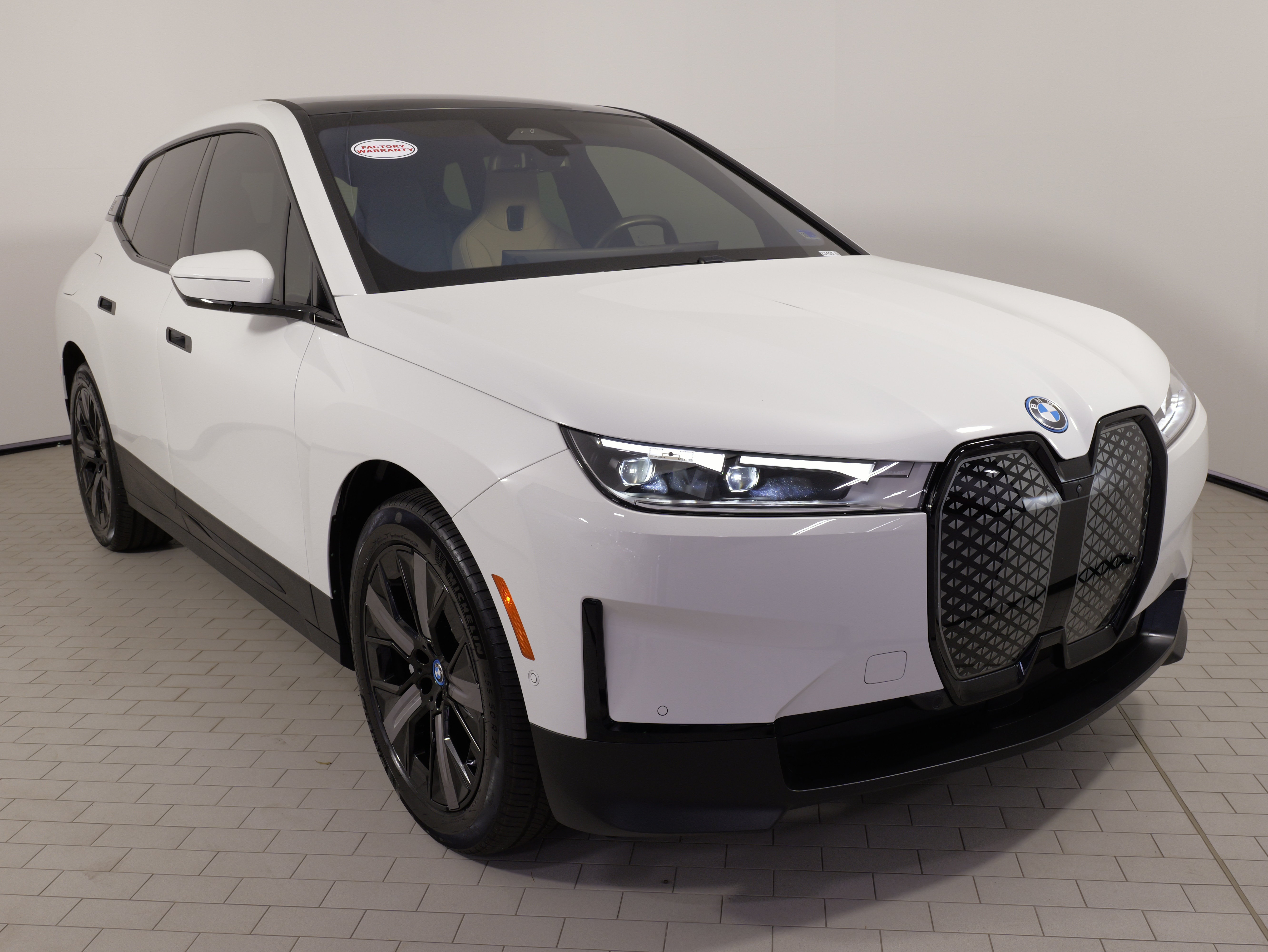 Used 2024 BMW iX xDrive50 w/ Convenience Package AWD/4WD image 5