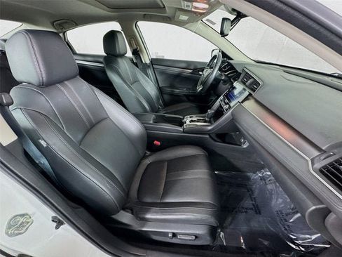 Used 2018 Honda Civic Touring image 28