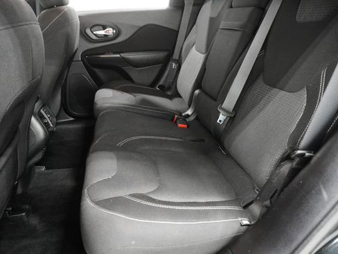 Used 2015 Jeep Cherokee Latitude w/ Cold Weather Group image 15