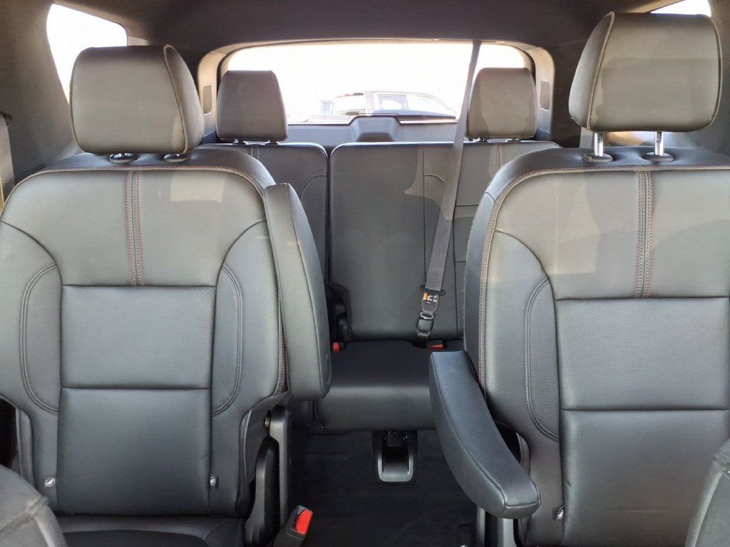 Used 2023 Chevrolet Traverse RS w/ LPO, Floor Liner Package AWD/4WD image 5