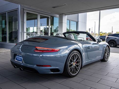 Used 2017 Porsche 911 Carrera S image 2