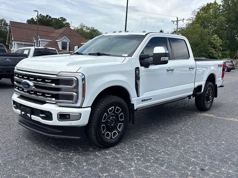 Used 2024 Ford F250 Platinum w/ FX4 Off-Road Package AWD/4WD image 3
