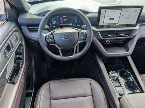 New 2026 Ford Explorer Platinum w/ LUX Leather Package AWD/4WD image 7