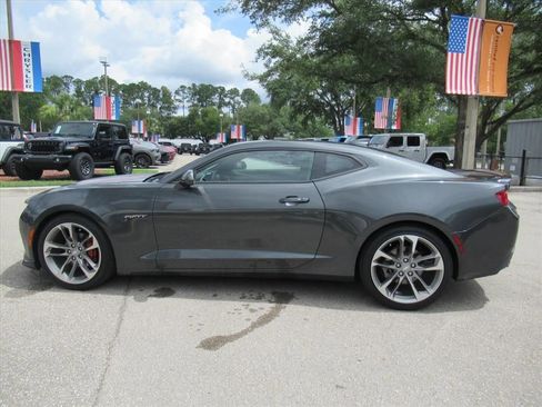 Used 2017 Chevrolet Camaro LT RWD image 4