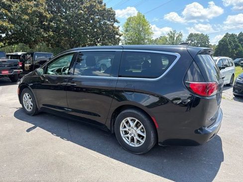 Used 2024 Chrysler Voyager LX FWD image 6