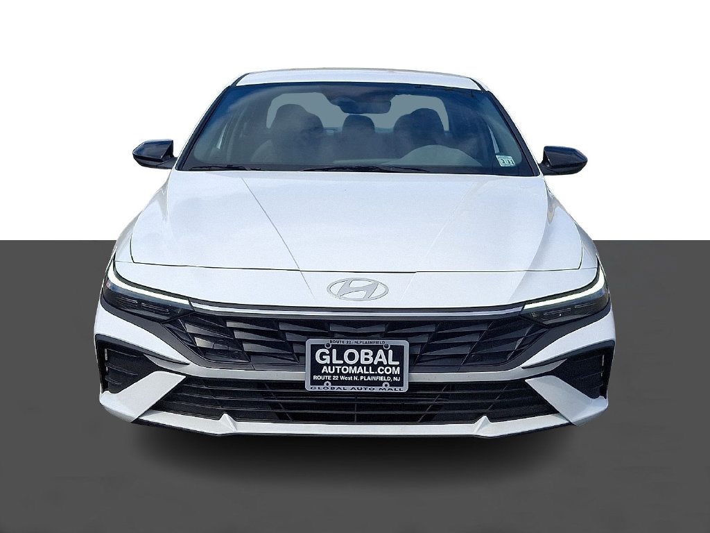 Used 2026 Hyundai Elantra Sport FWD image 2