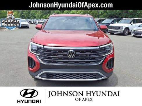 Used 2024 Volkswagen Atlas Cross Sport SE w/ Panoramic Sunroof Package FWD image 32
