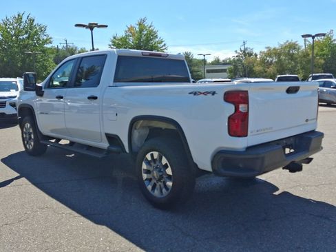 Certified 2022 Chevrolet Silverado 2500 Custom w/ Custom Convenience Package AWD/4WD image 4