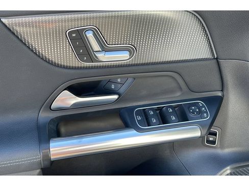 Used 2021 Mercedes-Benz GLA 250 image 13
