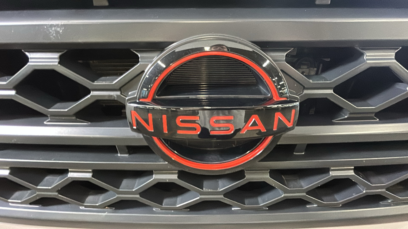 Used 2023 Nissan Frontier PRO-4X w/ Technology Package AWD/4WD image 10
