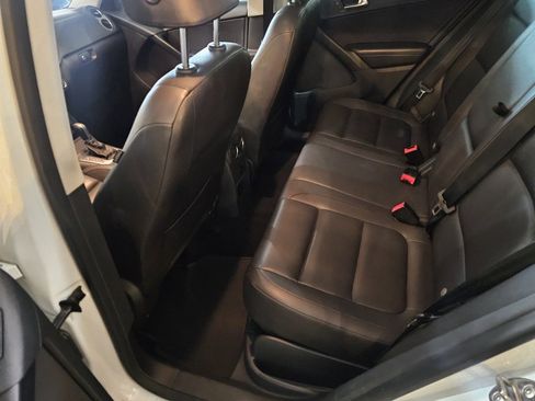 Used 2016 Volkswagen Tiguan SE image 13