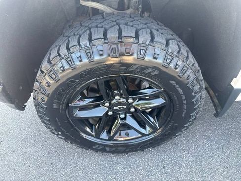 Used 2020 Chevrolet Silverado 1500 LT Trail Boss AWD/4WD image 13