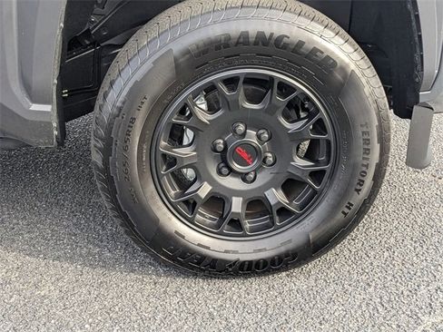 Used 2025 Toyota Tacoma SR5 image 12