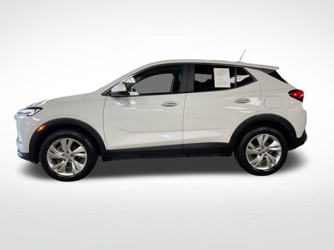 Used 2024 Buick Encore GX Preferred w/ Comfort Package AWD/4WD image 2