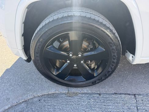 Used 2015 Jeep Grand Cherokee Altitude image 12