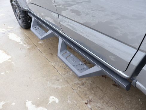 Used 2022 GMC Canyon AT4 image 10