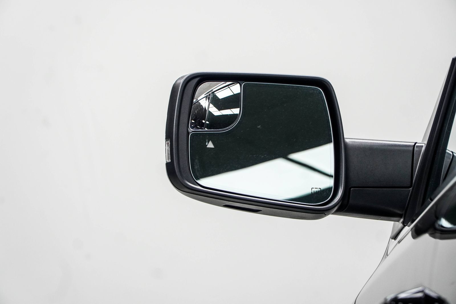 Used 2023 RAM 1500 Limited AWD/4WD image 14