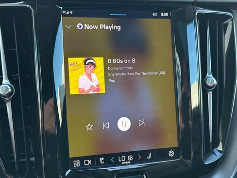 Certified 2023 Volvo XC60 B5 Core w/ Climate Package image 21