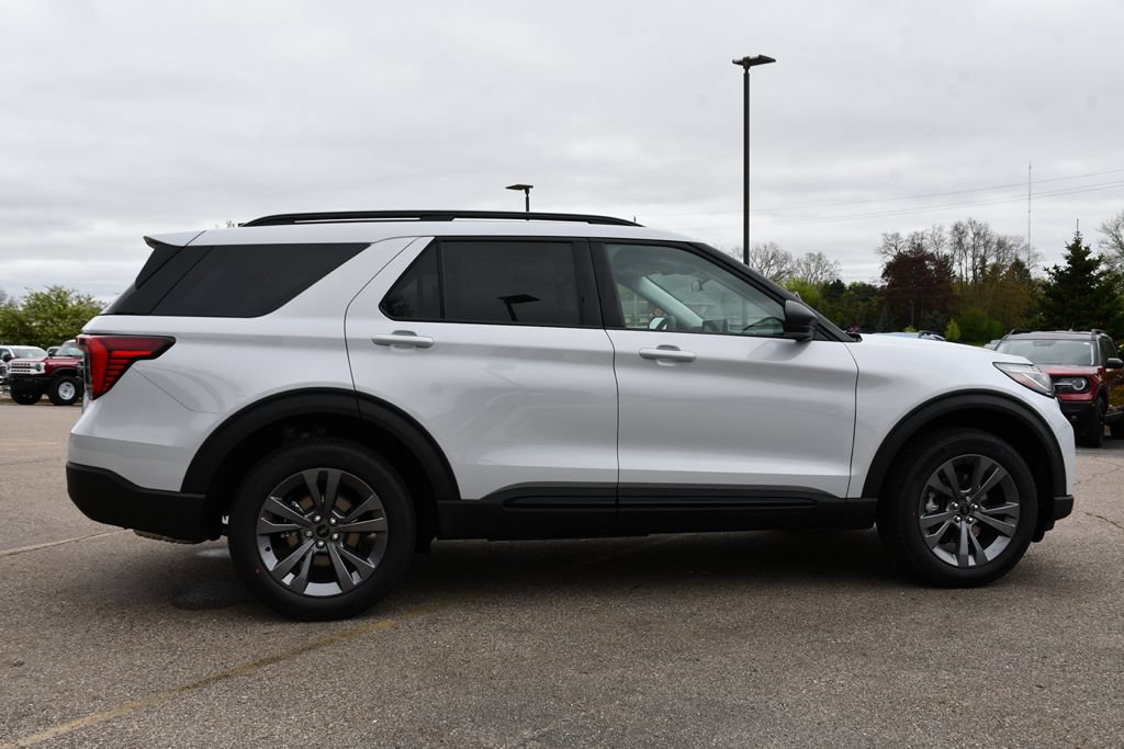 Used 2026 Ford Explorer Active w/ Active Comfort Package AWD/4WD image 7