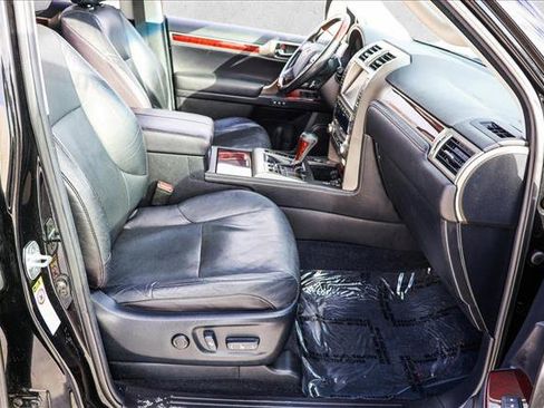 Used 2017 Lexus GX 460 Premium image 28