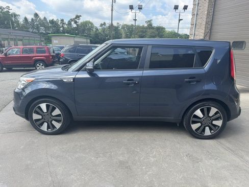 Used 2016 Kia Soul ! w/ Premium Package FWD image 6