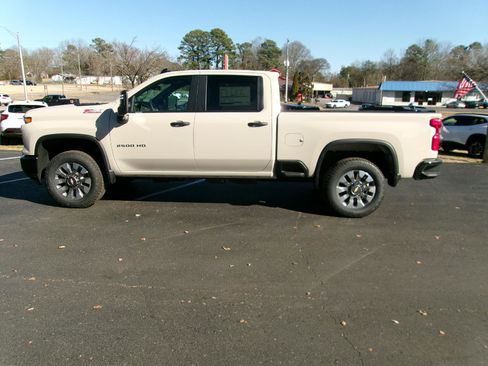 New 2026 Chevrolet Silverado 2500 Custom w/ Custom Value Package AWD/4WD image 6