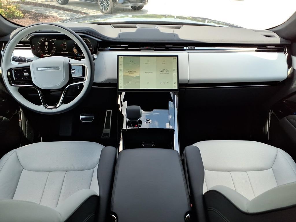New 2025 Land Rover Range Rover Sport Dynamic SE AWD/4WD image 9